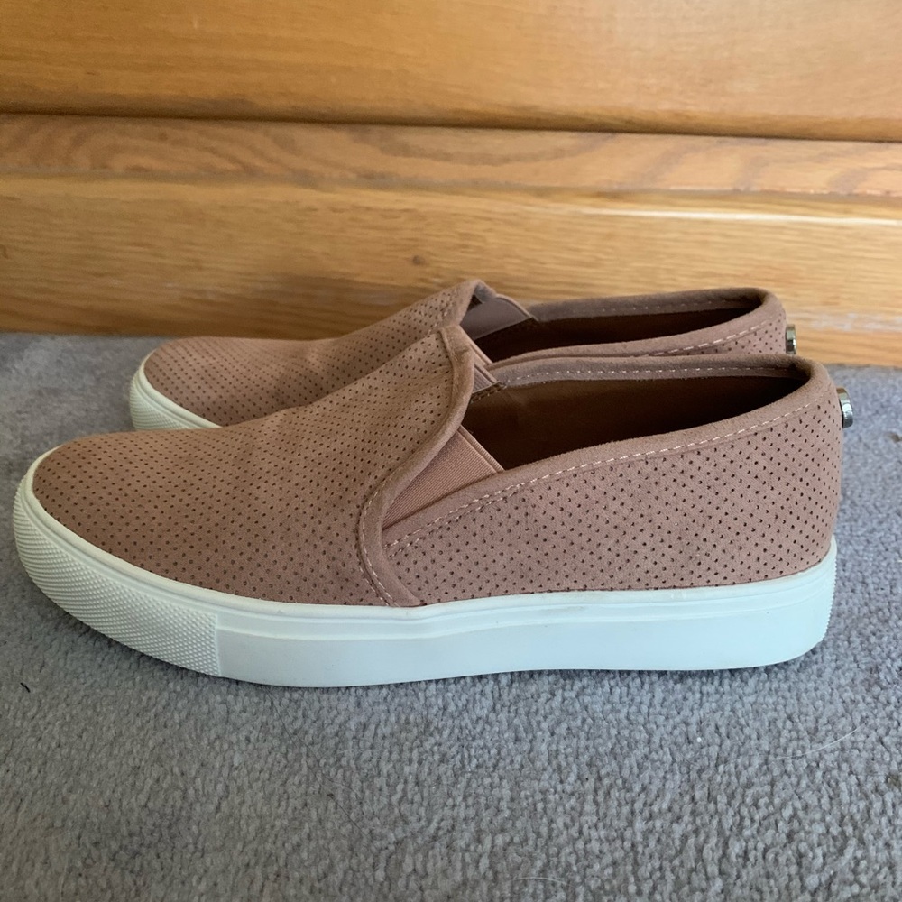 Women’s light pink Steve Madden Zarayy Skate Shoe